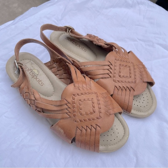 SOFTSPOTS TELA WOVEN HUARACHE LEATHER DARK BEIGE/NATURAL SANDALS SIZE 6W - Picture 8 of 11